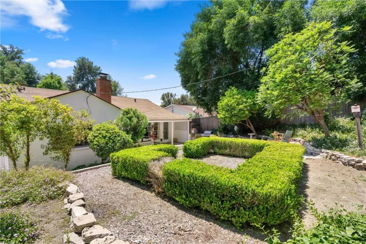 22277 Avenue San Luis, Woodland Hills, California 91364