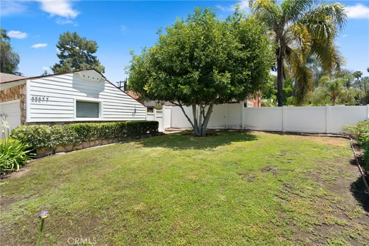 22277 Avenue San Luis, Woodland Hills, California 91364