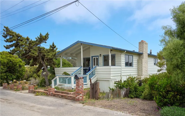 385 Mitchell Drive...a Diamond-in-the-rough!