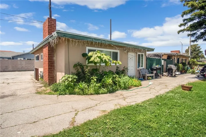 617 Victoria Street, Costa Mesa, California 92627