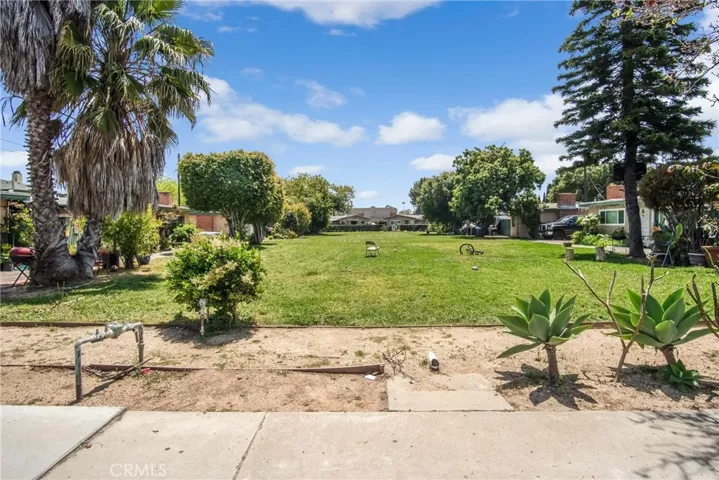 617 Victoria Street, Costa Mesa, California 92627