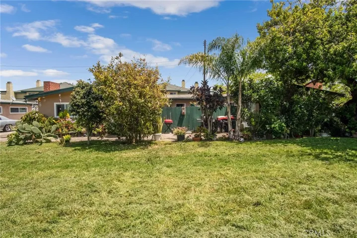 617 Victoria Street, Costa Mesa, California 92627