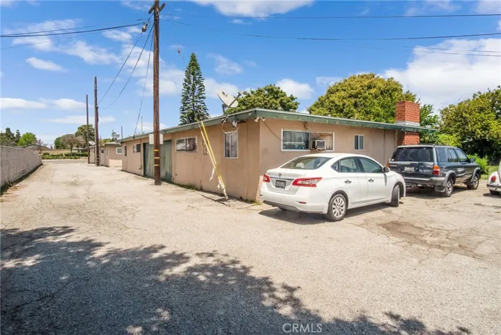 617 Victoria Street, Costa Mesa, California 92627