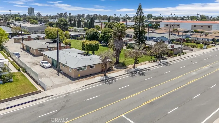 617 Victoria Street, Costa Mesa, California 92627