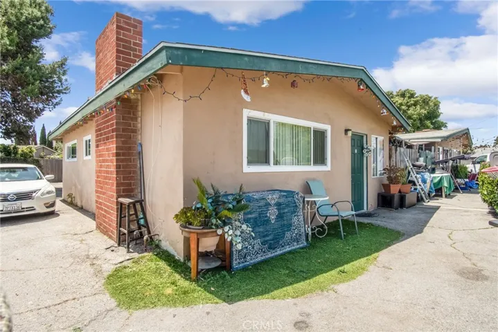 617 Victoria Street, Costa Mesa, California 92627