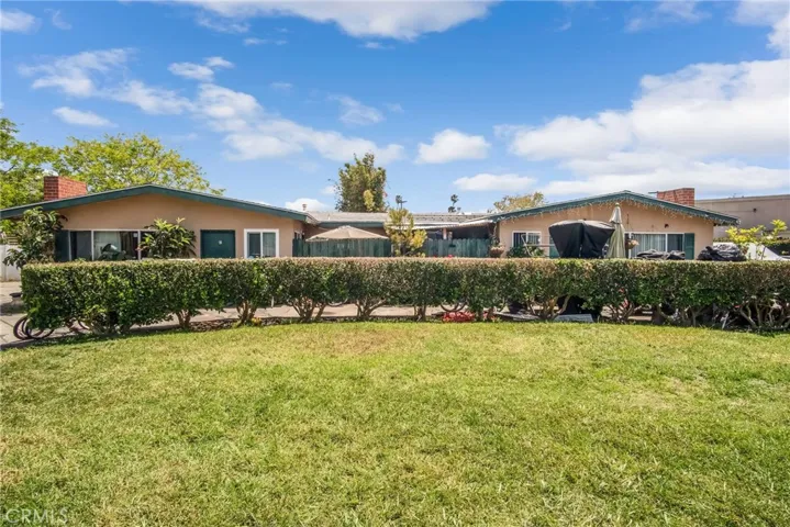 617 Victoria Street, Costa Mesa, California 92627