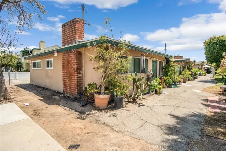 617 Victoria Street, Costa Mesa, California 92627