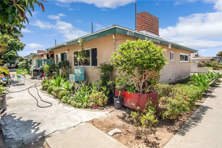 617 Victoria Street, Costa Mesa, California 92627