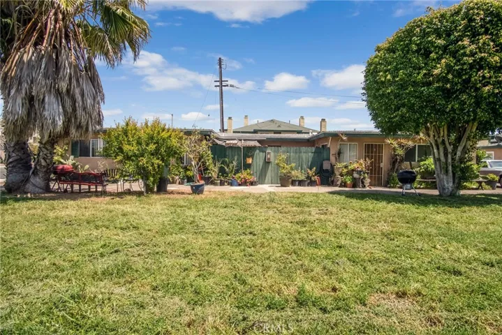617 Victoria Street, Costa Mesa, California 92627