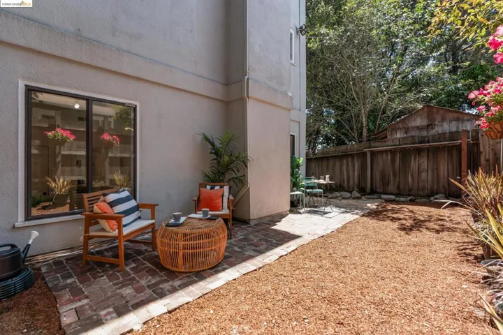 469 Jean C, Oakland, California 94610