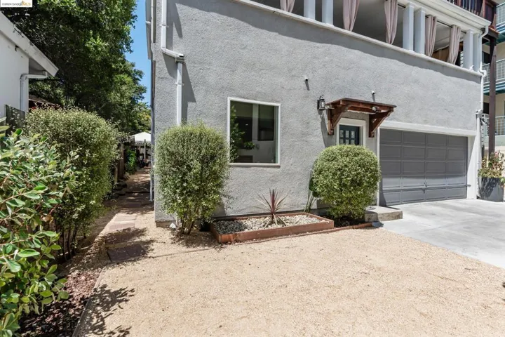 469 Jean C, Oakland, California 94610