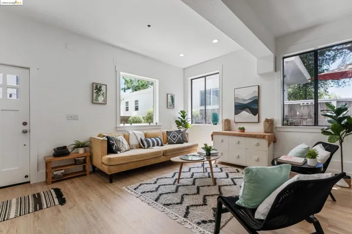 469 Jean C, Oakland, California 94610