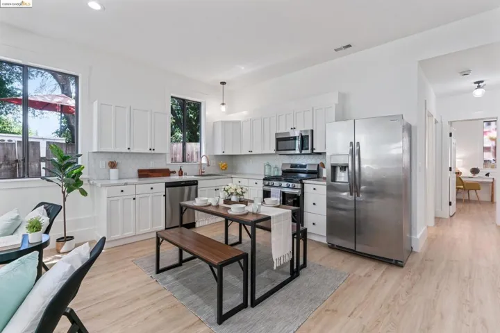 469 Jean C, Oakland, California 94610