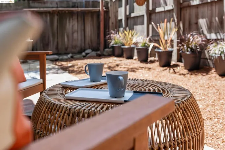 469 Jean C, Oakland, California 94610
