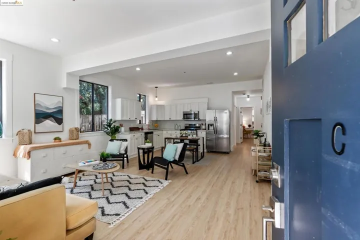 469 Jean C, Oakland, California 94610
