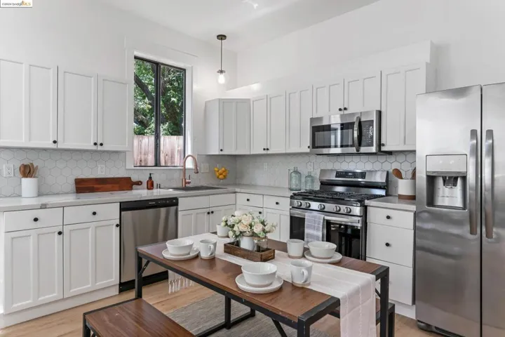 469 Jean C, Oakland, California 94610
