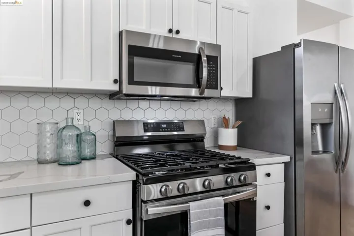 469 Jean C, Oakland, California 94610