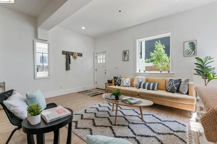 469 Jean C, Oakland, California 94610