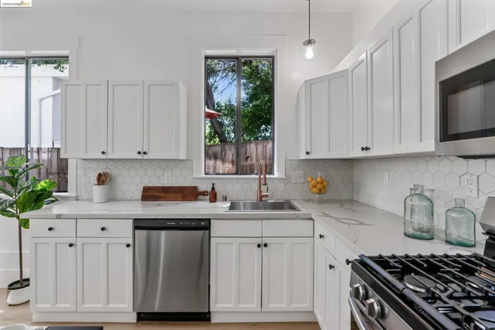 469 Jean C, Oakland, California 94610