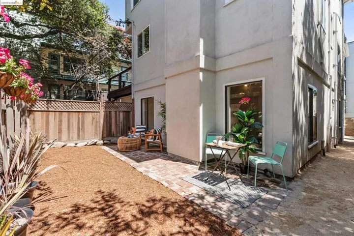 469 Jean C, Oakland, California 94610