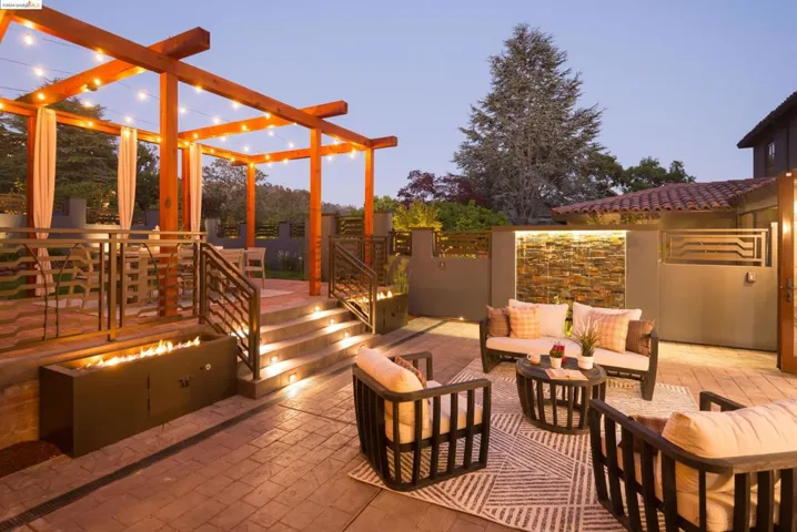 291 The Uplands, Berkeley, California 94705