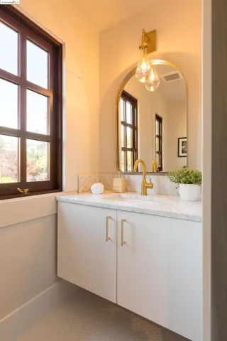 291 The Uplands, Berkeley, California 94705