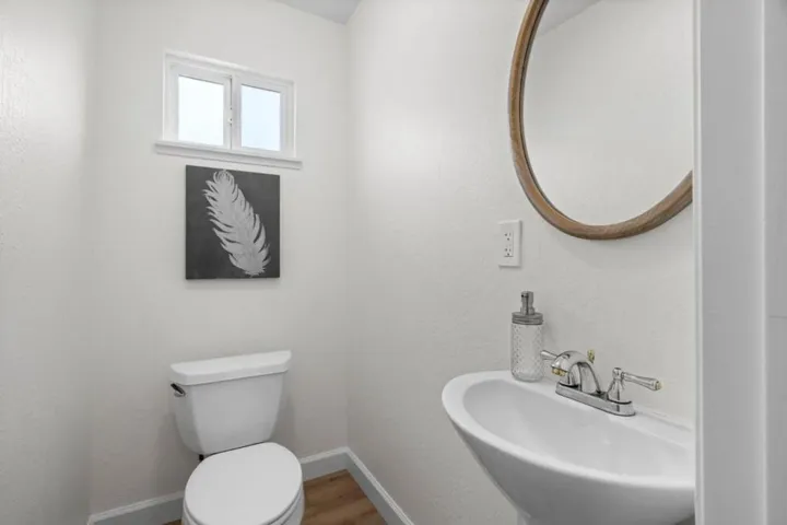 1/2 bathroom