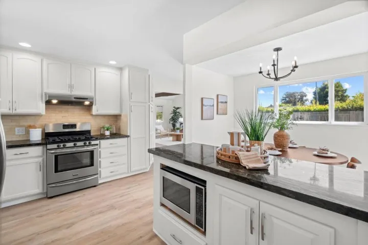 Quarts countertops in kitchen