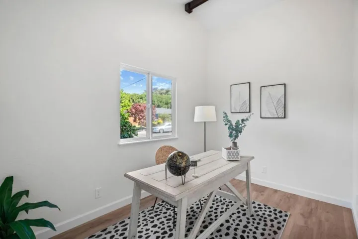 Office room with vaulted ceilings