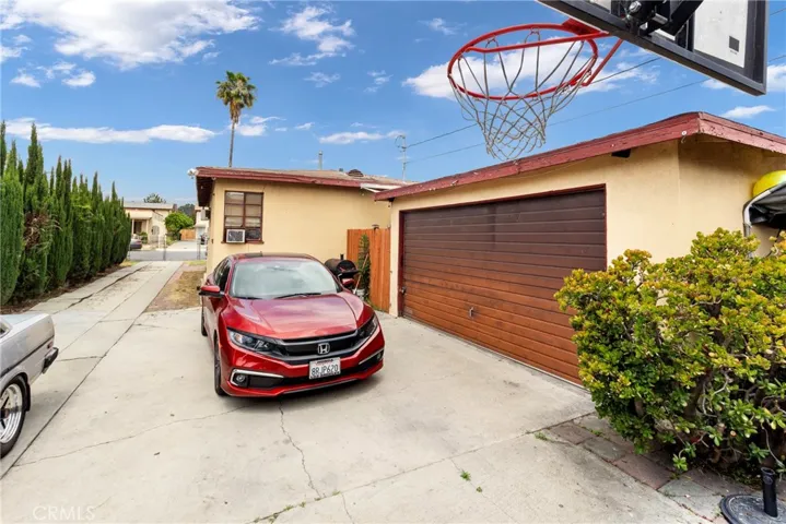 Front house 2 Car Garage
