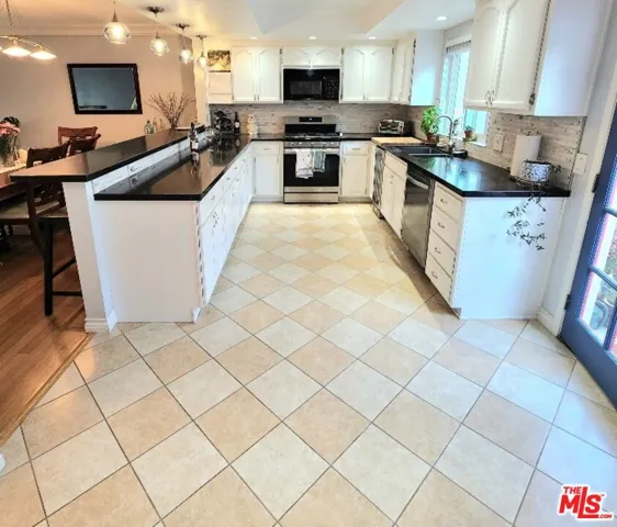 1916 Matthews Avenue B, Redondo Beach, California 90278
