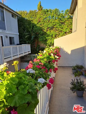 1916 Matthews Avenue B, Redondo Beach, California 90278