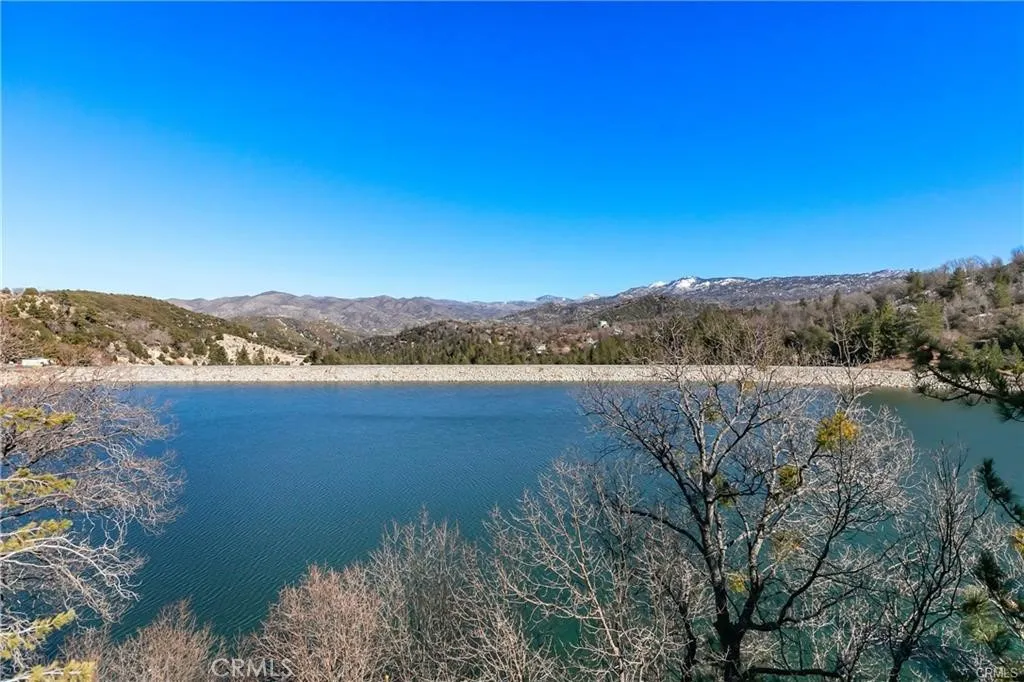537 Canyon View Road, Lake Arrowhead, California 92321 home-pic-35