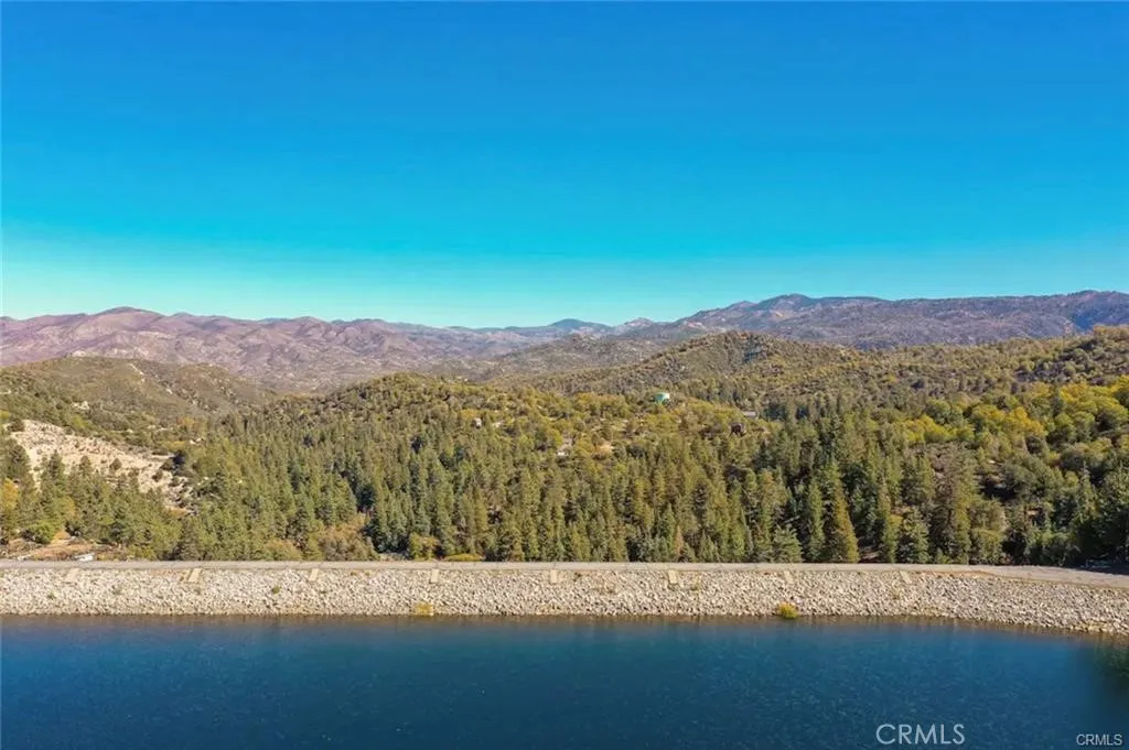 537 Canyon View Road, Lake Arrowhead, California 92321 home-pic-34