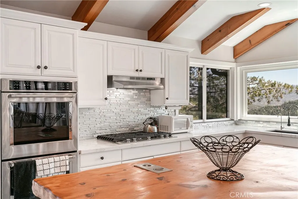 537 Canyon View Road, Lake Arrowhead, California 92321 home-pic-7