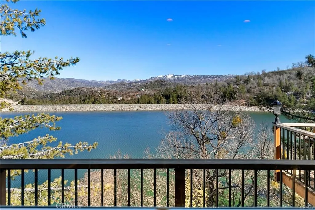 537 Canyon View Road, Lake Arrowhead, California 92321 home-pic-10