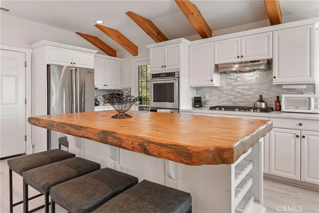 537 Canyon View Road, Lake Arrowhead, California 92321 home-pic-6