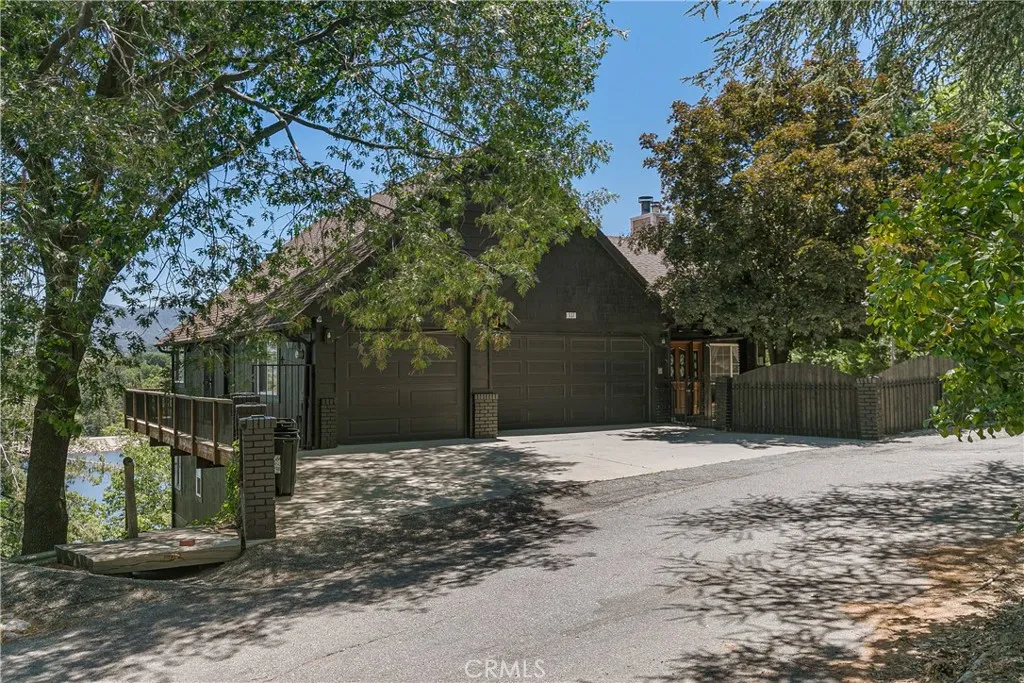 537 Canyon View Road, Lake Arrowhead, California 92321 home-pic-38