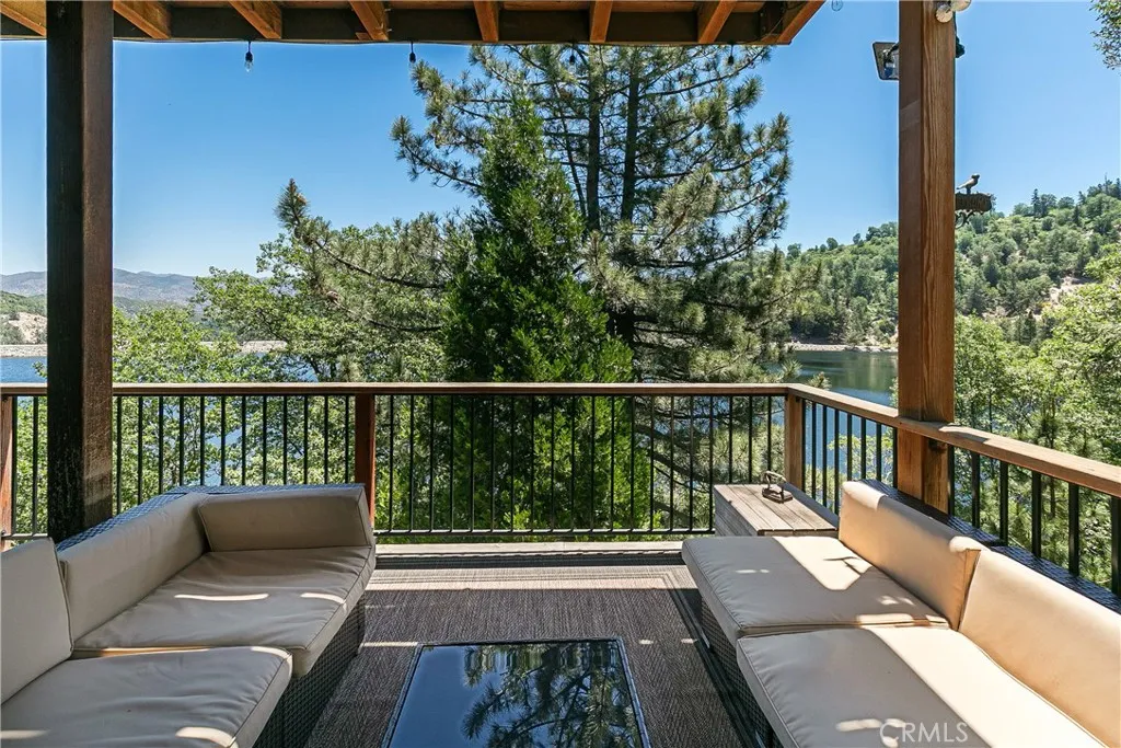 537 Canyon View Road, Lake Arrowhead, California 92321 home-pic-30