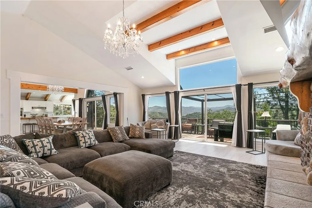 537 Canyon View Road, Lake Arrowhead, California 92321 home-pic-3