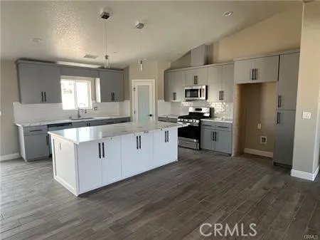 9720 Calvary Court, Victorville, California 92392