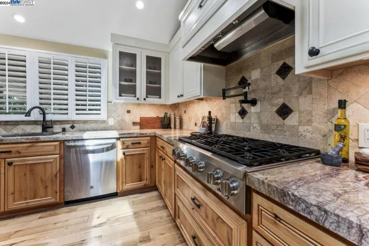 4910 Alhambra Ave, Martinez, California 94553