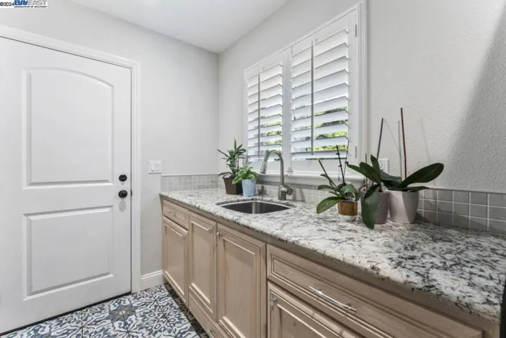 4910 Alhambra Ave, Martinez, California 94553