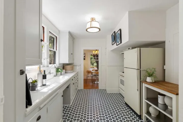 246 Palo Alto Avenue, Palo Alto, California 94301