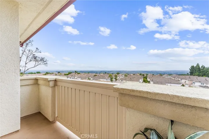 Unobstructed hills & city lights views
