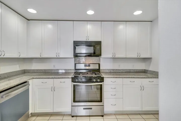 3901 Lick Mill Boulevard 128, Santa Clara, California 95054