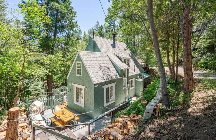 265 Flower Drive, Lake Arrowhead, California 92352