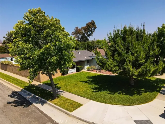 410 N Leaf Circle, Anaheim Hills, California 92807