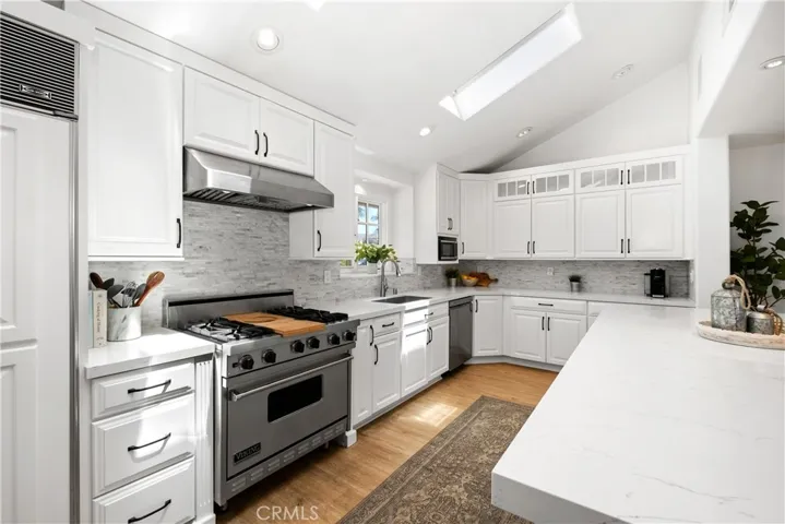 Viking 6 burner stove and hood! Chef's dream kitchen!