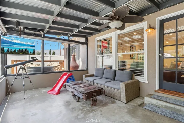 10245 Newhome Avenue, Sunland, California 91040